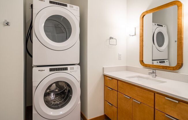 1 bed, 1 bath, 648 sqft, $1,090, Unit A212