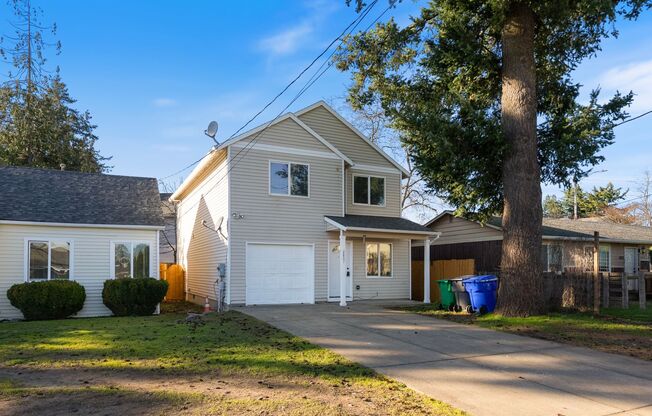 4 Bed | 2.5 Bath Home with Garage, Yard & Modern Updates – SE Portland