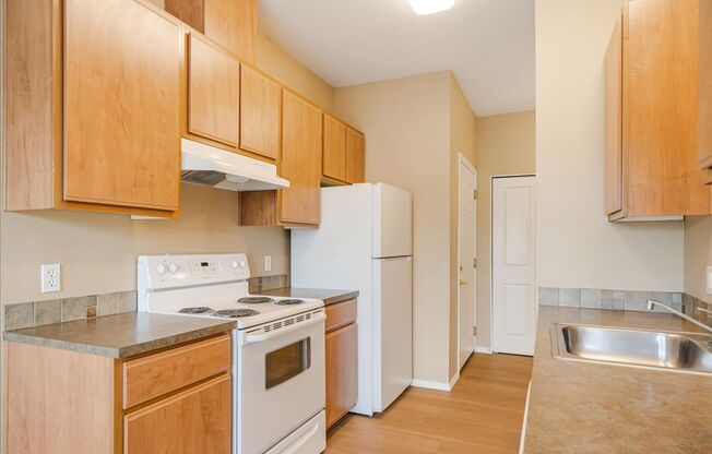 2 beds, 2 baths, 1,005 sqft, $1,400, Unit 5945-201