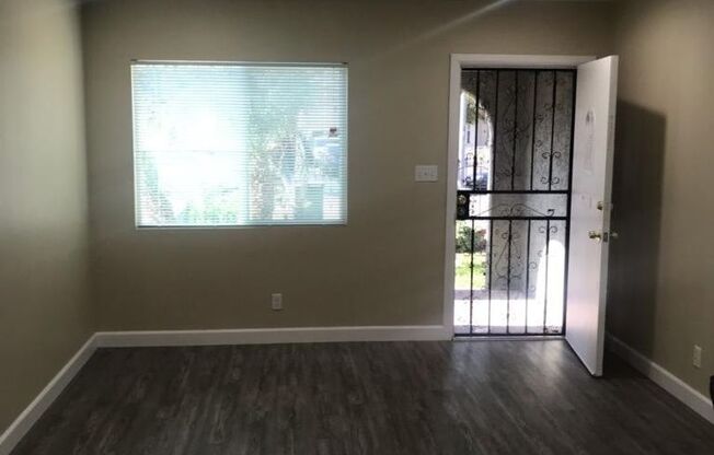 Beautifully remodeled 2 bed/2 bath home in Inglewood!