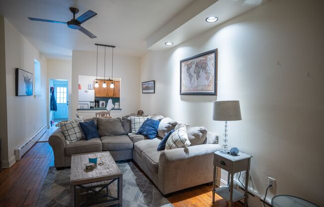 Large 1st fl with yard w/d