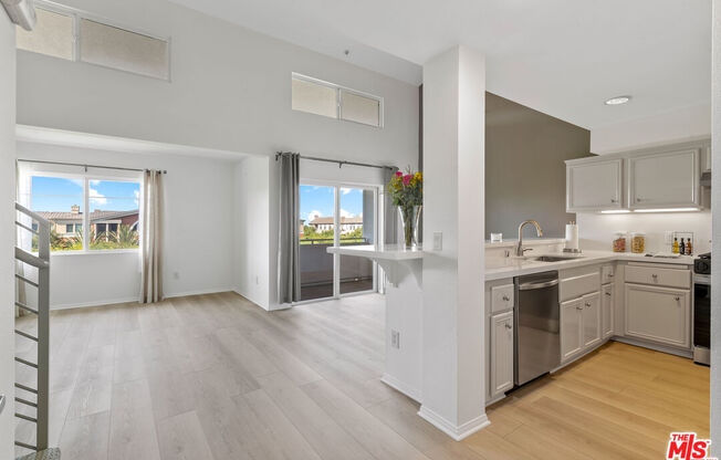 1 bed, 2 baths, 1,149 sqft, $3,750, Unit 438