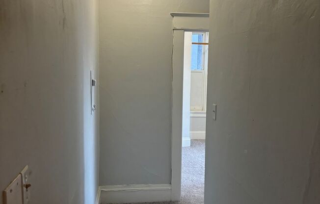 Studio, 1 bath, 500 sqft, $975, Unit 305