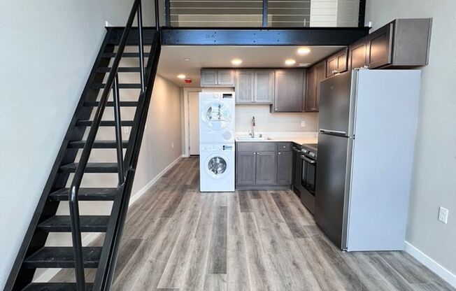 Studio, 1 bath, 484 sqft, $1,550, Unit 706