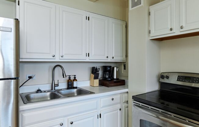 1 bed, 1 bath, 700 sqft, $2,250, Unit 418-0707