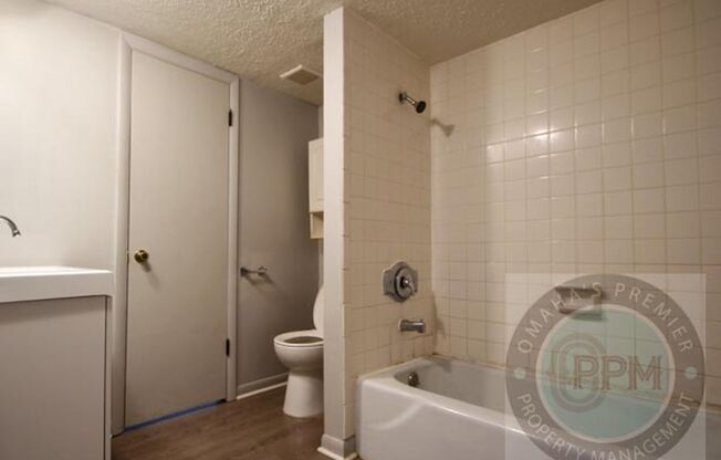 2 beds, 1 bath, 900 sqft, $845, Unit BG/13