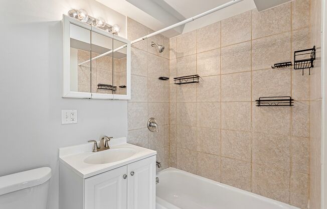 2 beds, 2 baths, 664 sqft, $2,250, Unit 508