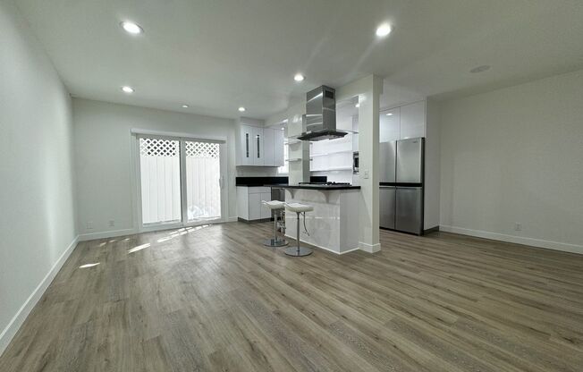 Renovated 2 Bedroom Condo for Lease on Roxbury Drive