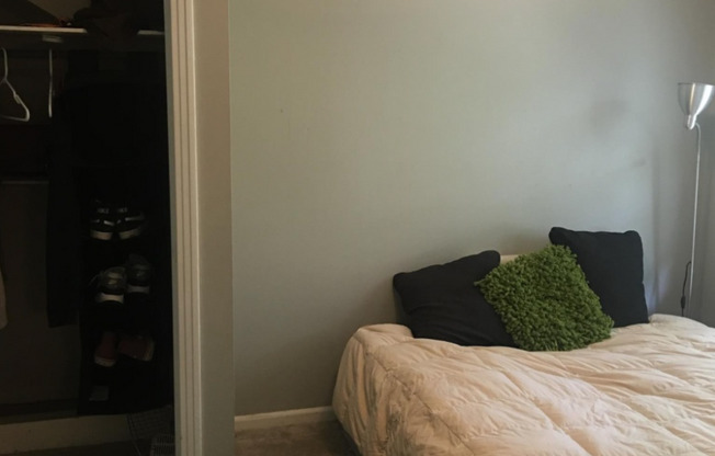 2 beds, 1 bath, $1,700