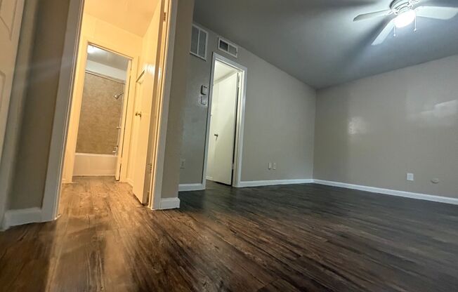 1 bed, 1 bath, 725 sqft, $1,200, Unit 1006