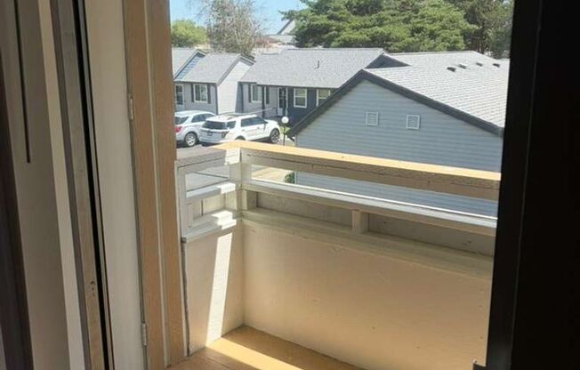 2 beds, 1 bath, 867 sqft, $1,250, Unit 601 F205