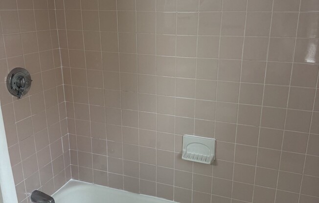 2 beds, 1 bath, 1,100 sqft, $2,200, Unit 1