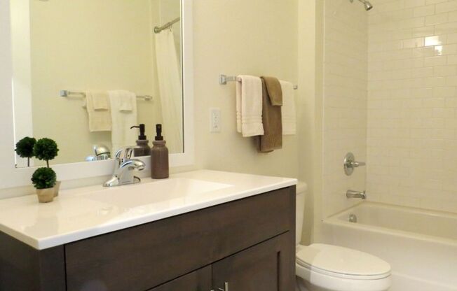 1 bed, 1 bath, 754 sqft, $1,795, Unit 409