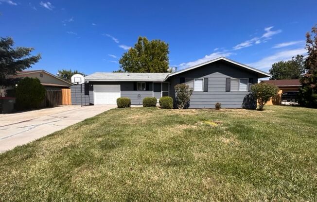 Affordable & Centrally Located Meridian Gem w/ Great Kitchen!