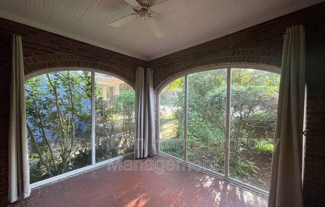 506 PAGE AVE NE