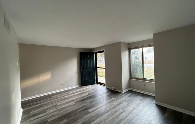 2 beds, 1 bath, 1,187 sqft, $1,025