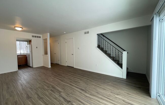 2 beds, 1.5 baths, $1,295