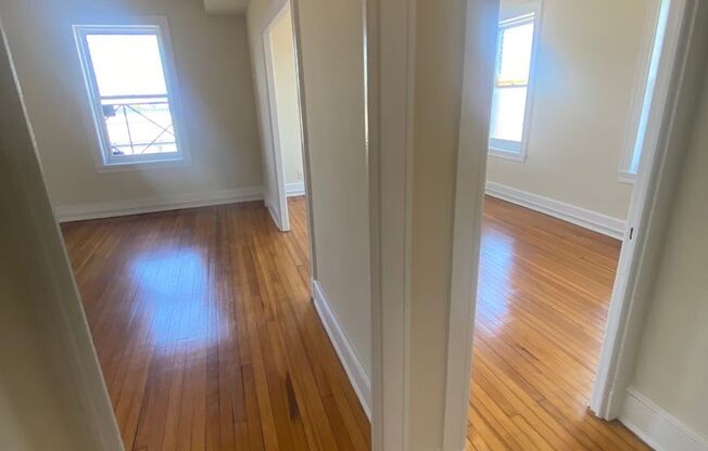 2 beds, 1 bath, 1,015 sqft, $1,825, Unit 17