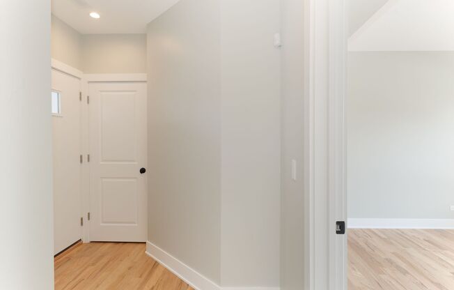 2 beds, 1 bath, 922 sqft, $2,795, Unit 2535-3