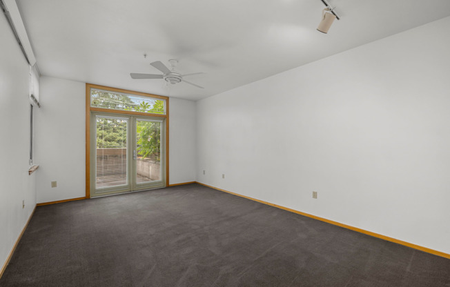 1 bed, 1 bath, 637 sqft, $1,495