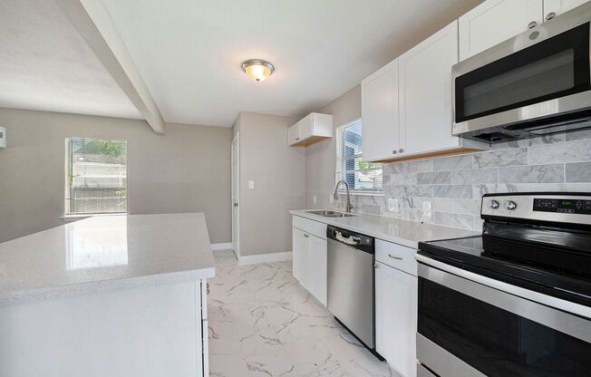 Richmond TX - Newly updated 2 bedroom, 1 bath "A-Frame" type house