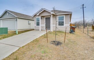 3 beds, 2 baths, $1,600