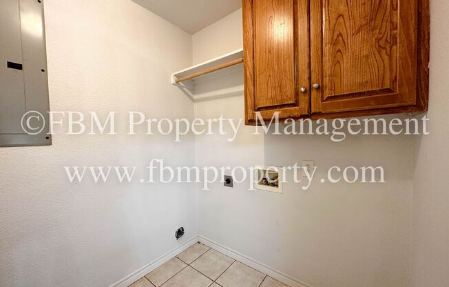 2 beds, 1 bath, $1,250, Unit 702