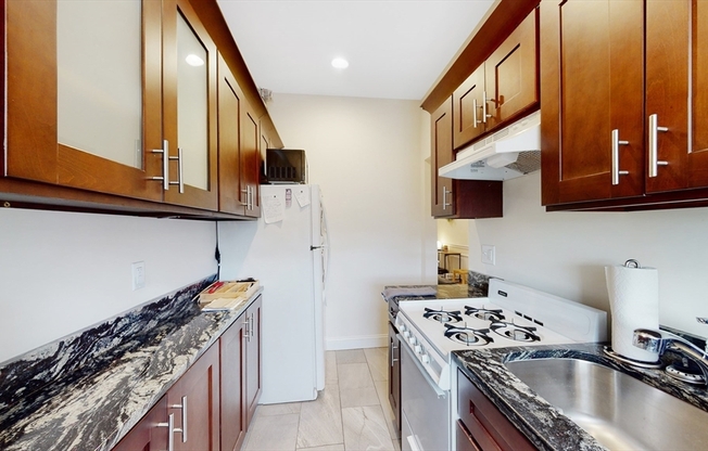 2 beds, 1 bath, 850 sqft, $3,395, Unit 10