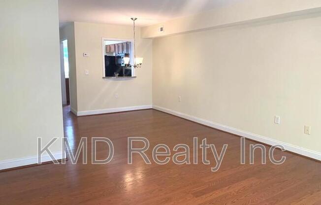 1207 GRN OAKS LN