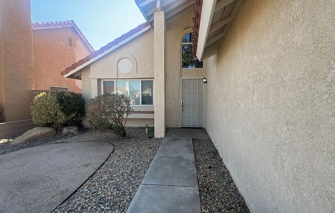 EAST PALMDALE HOME