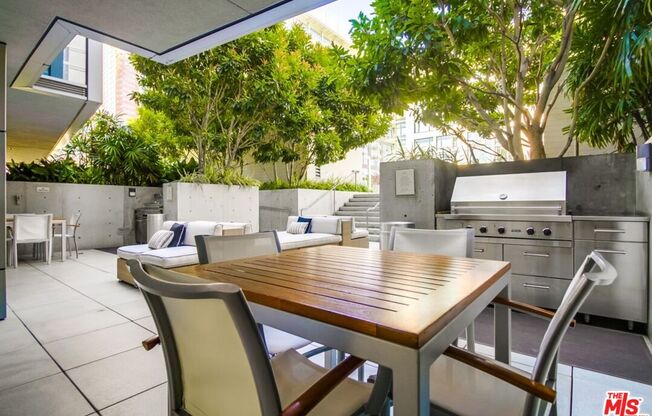 3 beds, 3 baths, 2,968 sqft, $7,300, Unit 105