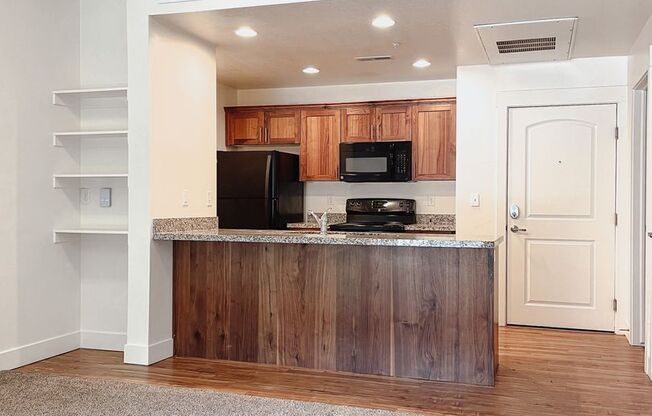 1 bed, 1 bath, 705 sqft, $1,175, Unit 319