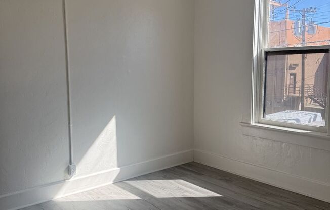 1 bed, 1 bath, 385 sqft, $1,295, Unit 222