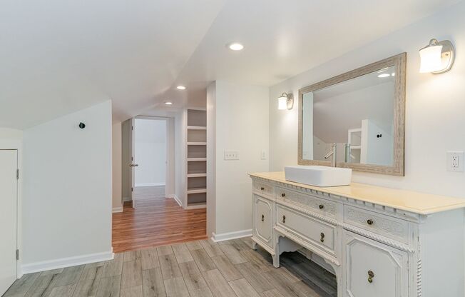 Charming 4 Bedroom Rental