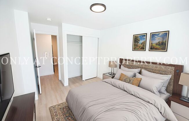 2 beds, 1 bath, 894 sqft, $1,599, Unit 04