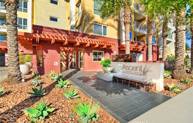 3 beds, 2.5 baths, 1,490 sqft, $4,500, Unit 231