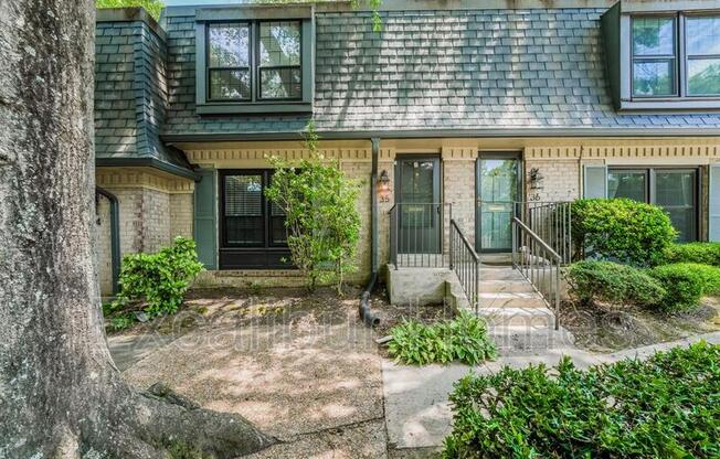 35 LA RUE PL NW