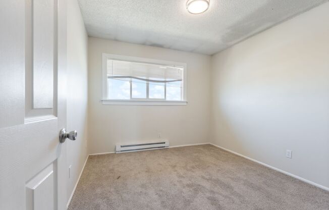 2 beds, 1 bath, 864 sqft, $1,349, Unit #30