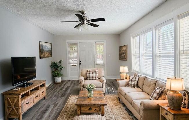 Cozy 2-Bed In Home in Old Colorado City and Downtown!