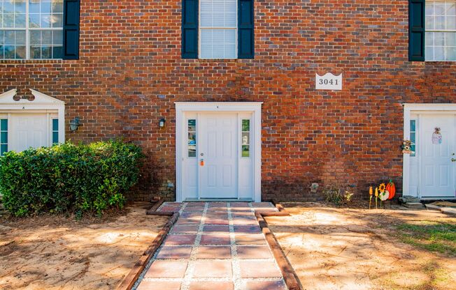 Conveniently Located Furnished Townhome in Central Pensacola