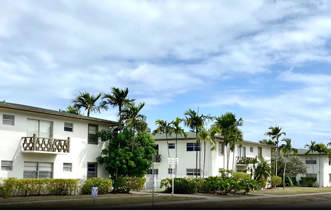 2 beds, 2 baths, 1,077 sqft, $2,125, Unit 44