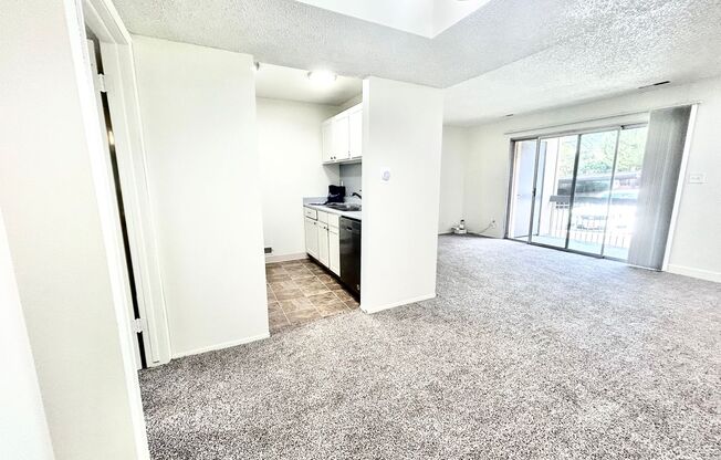 2 beds, 1 bath, 970 sqft, $1,275, Unit 44 PR