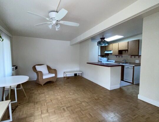 1 bed, 1 bath, 650 sqft, $2,950, Unit 1/2