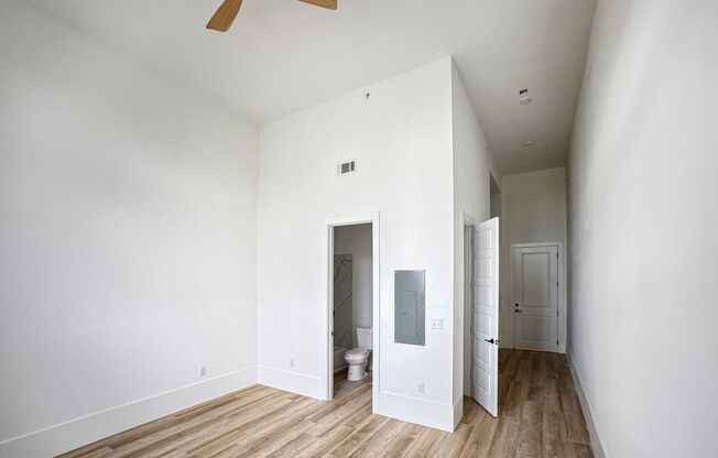 Studio, 1 bath, 476 sqft, $1,175, Unit 1209