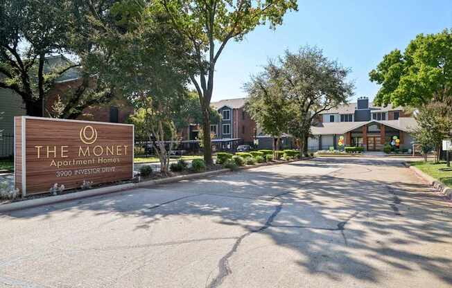 The Monet Apartments in Dallas, Texas Exterior and Entrance