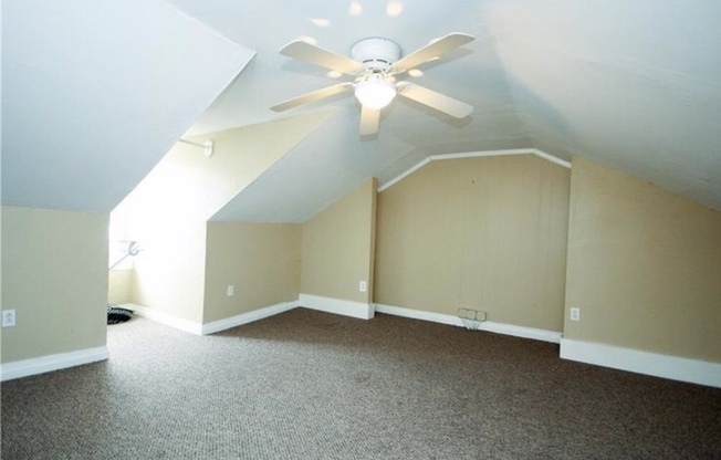 3 beds, 1 bath, $1,700