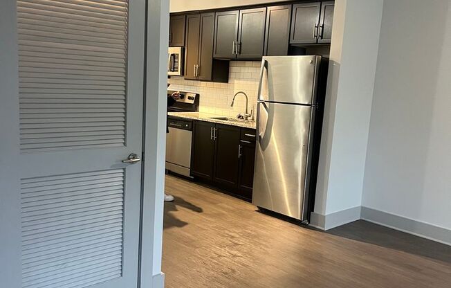 Studio, 1 bath, 560 sqft, $1,600, Unit Heritage East- Unit 305