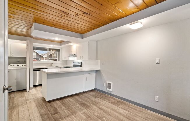 Chalet Villa Apartments