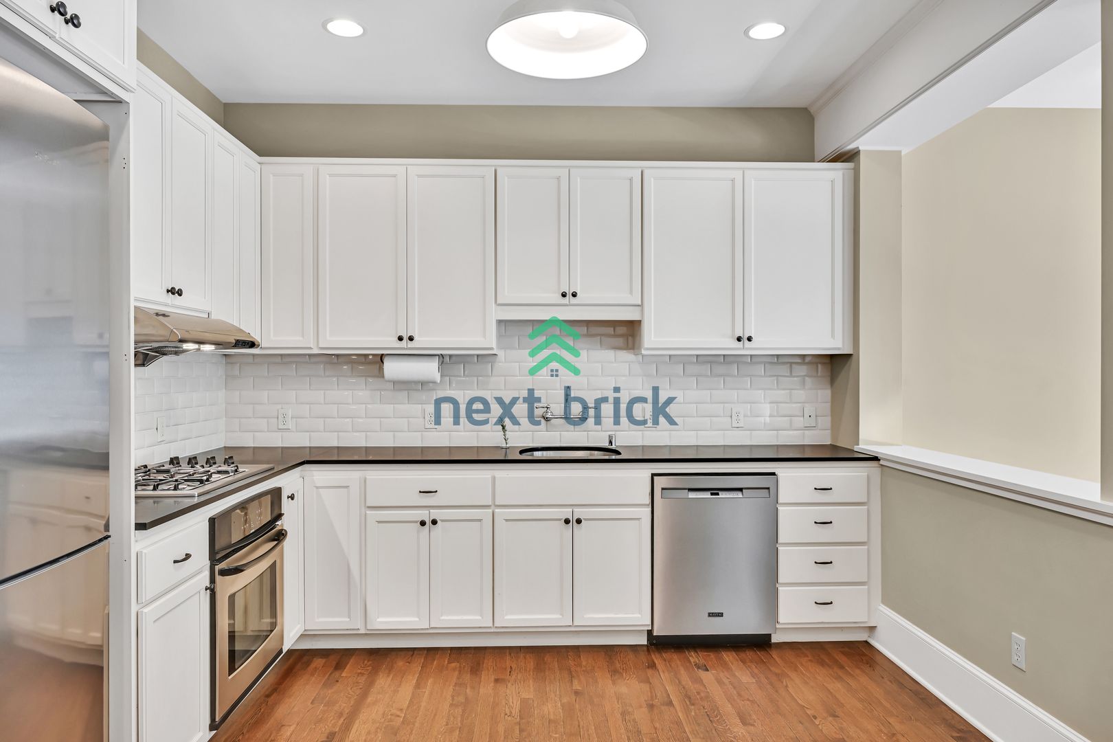 1 BED & 1 BATH CONDO FOR RENT