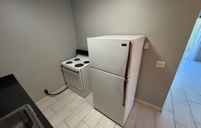 1 bed, 1 bath, 802 sqft, $775, Unit #23